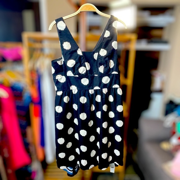 ANN TAYLOR LOFT ~ Fabulous Black and White Blurred Polka Dot Dress ~ Size 10P - Picture 4 of 7